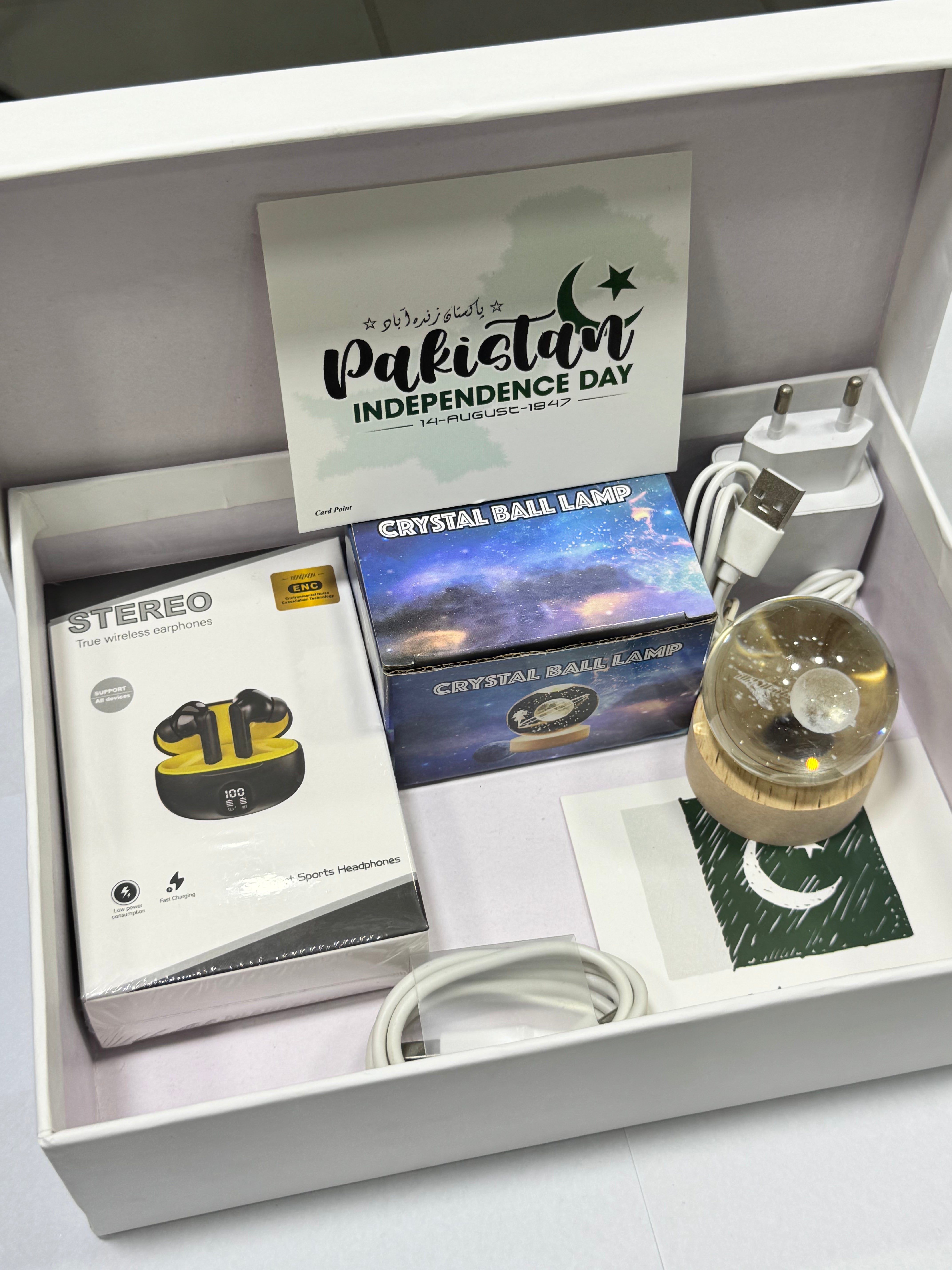 Azaadi Box - Worth Rs. 3500+ | Only Rs. 1947 with Free Delivery