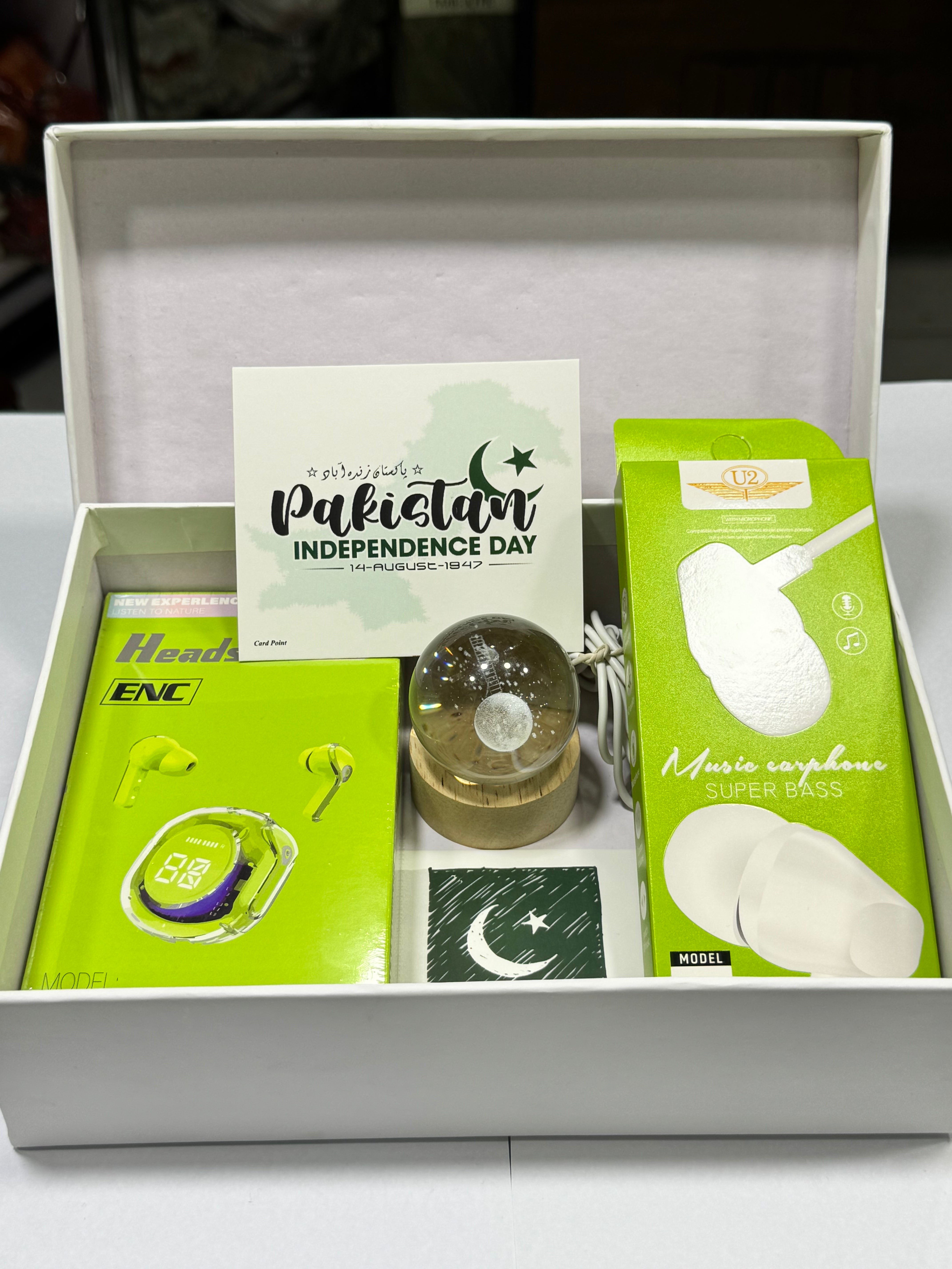 Azaadi Box - Worth Rs. 3500+ | Only Rs. 1947 with Free Delivery
