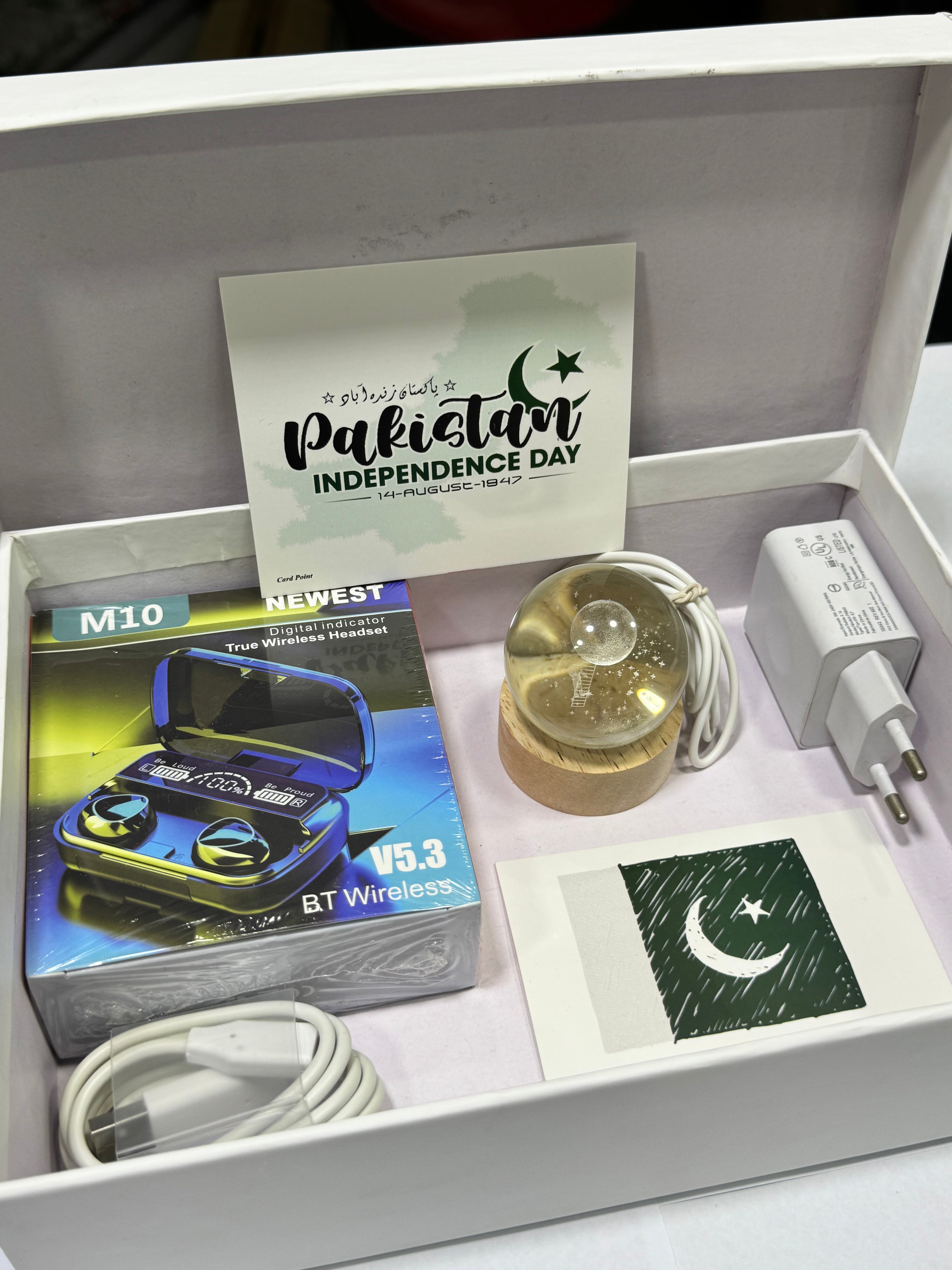 Azaadi Box - Worth Rs. 3500+ | Only Rs. 1947 with Free Delivery